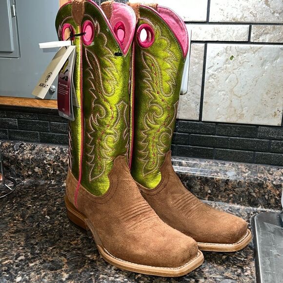 Ariat Shoes - ARIAT WOMEN'S FUTURITY BOON WESTERN BOOTS - SQUARE TOE